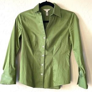 BANANA REPUBLIC petite buttoned green shirt